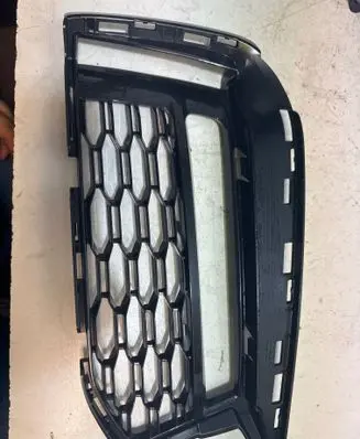 BMW 5 G30 G31 Front bumper lower grill 8064964 15067010