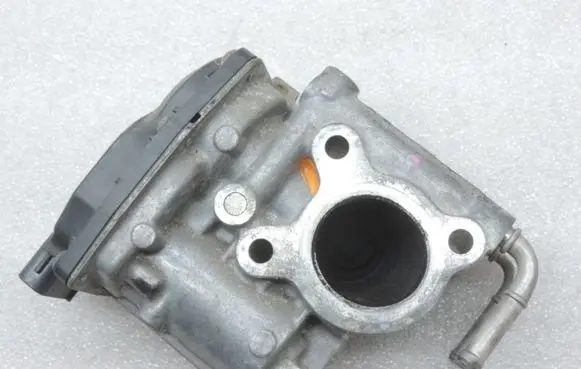 Toyota Avensis T270 EGR valve 258000R010