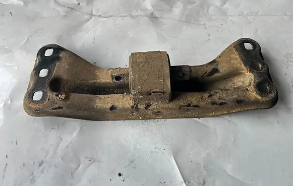 Mercedes-Benz E W212 Gearbox mounting bracket