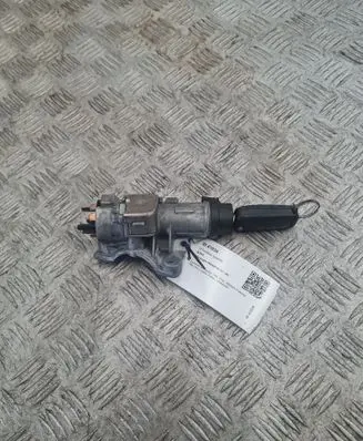 Volkswagen PASSAT B5 Ignition lock 4B0905851
