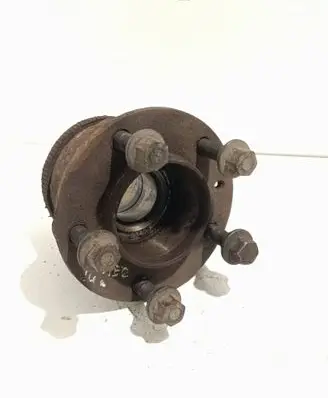 Renault Master III Rear wheel hub