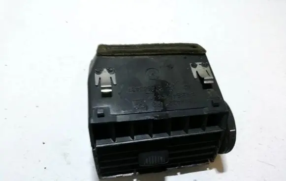 Opel Zafira B Dash center air vent grill 13144399 2136804371000748