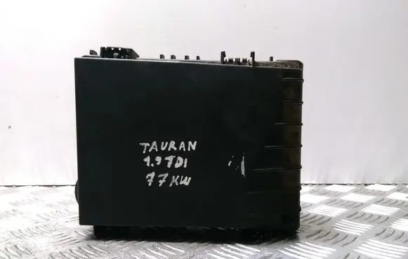 Volkswagen Touran I Fuse module 1K0937124H 1T1937535E 1K0937806