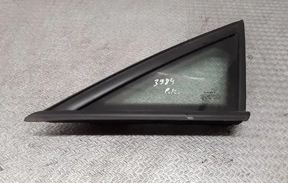 Seat Altea XL Front triangle window/glass 
