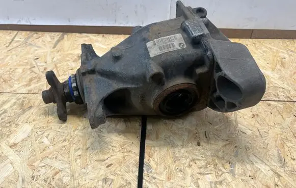 BMW 1 F20 F21 Rear differential 7616971