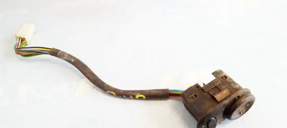 Opel Omega B1 Wing mirror switch 90491272