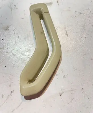 Volvo XC90 Seat belt trim 