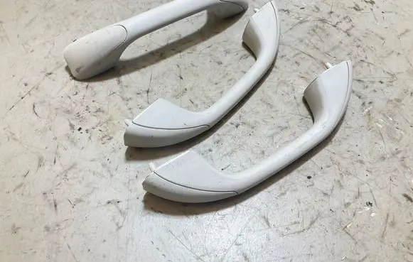 Dacia Duster II A set of handles for the ceiling 