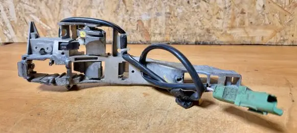 Citroen C6 Rear door exterior handle/bracket 9680944680 233379 233344