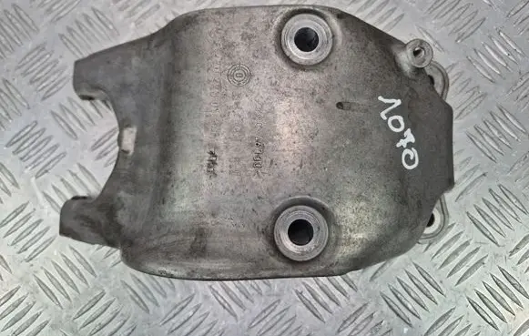 Mercedes-Benz A W176 Engine mounting bracket A2702230138 AC46000