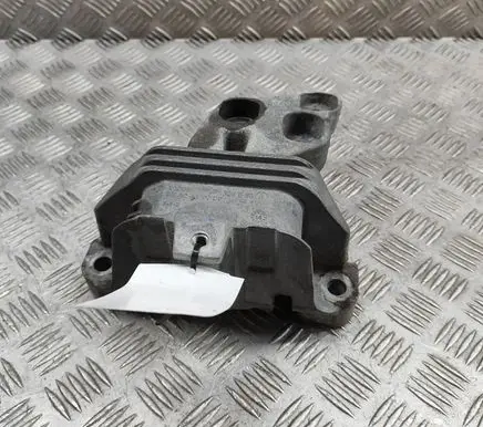 Mercedes-Benz CLA C117 X117 W117 Engine mount bracket A2462400617