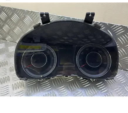 Speedometer (instrument cluster)