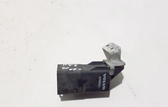 Volvo C30 Glow plug pre-heat relay 30785663