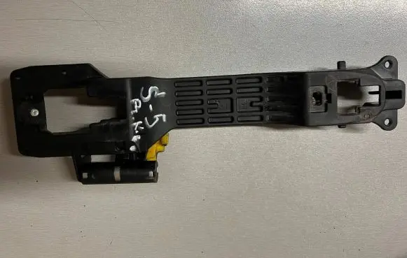 Saab 9-5 Front door exterior handle/bracket 