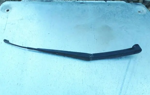 Subaru Outback Front wiper blade arm A7844LA