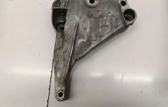 Volkswagen Golf VIII Engine mounting bracket 06Q199354C