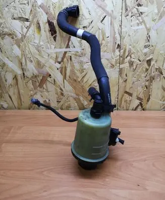 Power steering fluid tank/reservoir