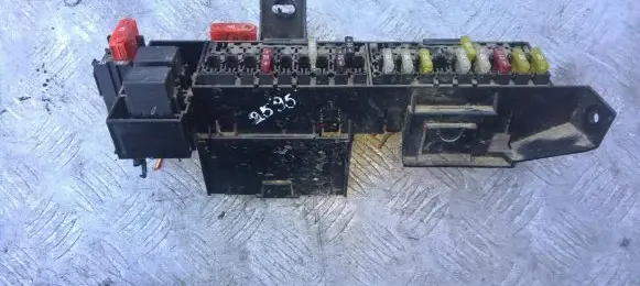 Mercedes-Benz E W210 Fuse box set 2105400543