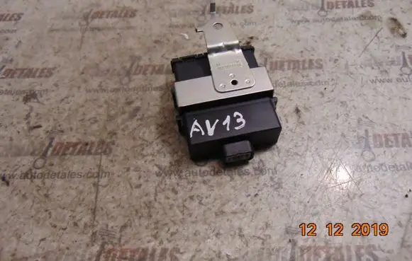Toyota Avensis T270 Door central lock control unit/module 8974105091