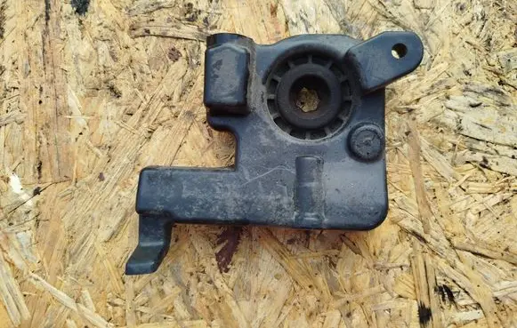Renault Twingo III Radiator mount bracket 215143071R 3695 A4535041438