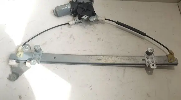 Nissan Navara D40 Rear window lifting mechanism without motor 