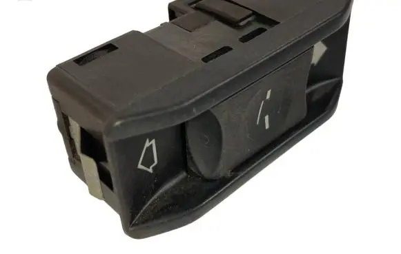 BMW 5 E39 Sunroof switch 8352182 61318352182
