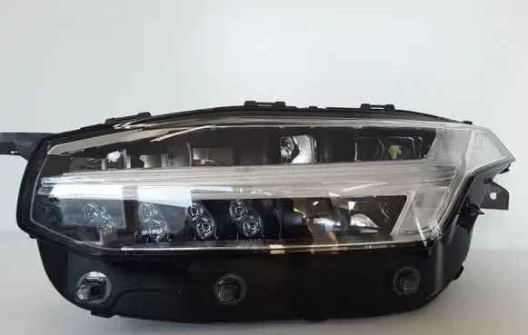 Volvo XC90 Headlight/headlamp 31468914
