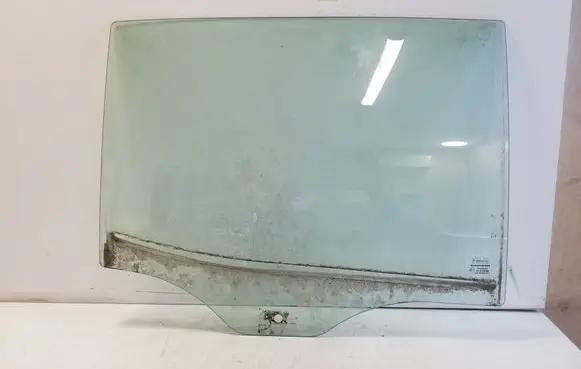 Ford Ranger Rear door window glass E1143R00086