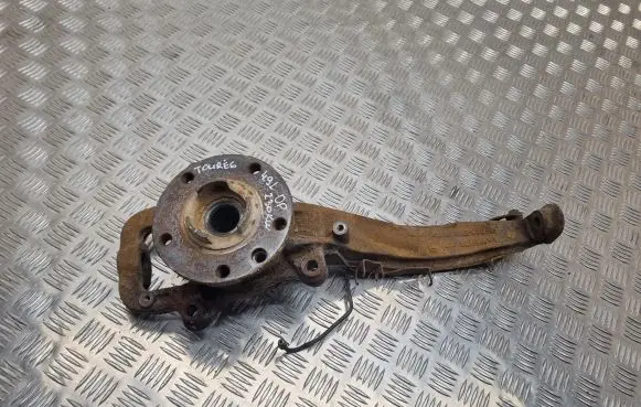 Volkswagen Touareg I Front wheel hub 7L0407258A