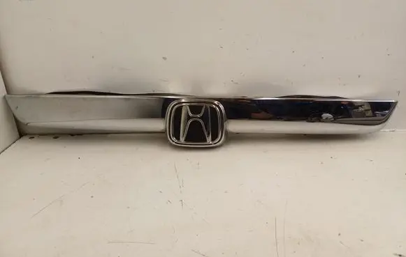 Honda CR-V Tailgate trim 74890SWA