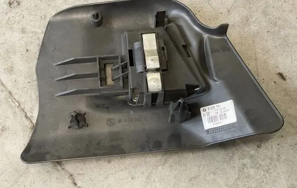 Tail light part