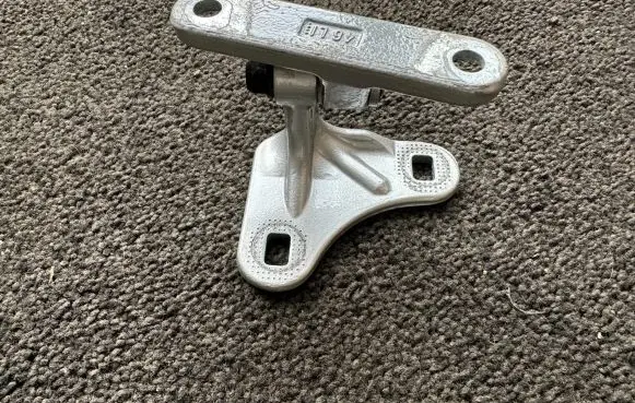 Mercedes-Benz S W220 Front door upper hinge A2207200537 2207200537