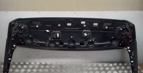 Tailgate/trunk spoiler