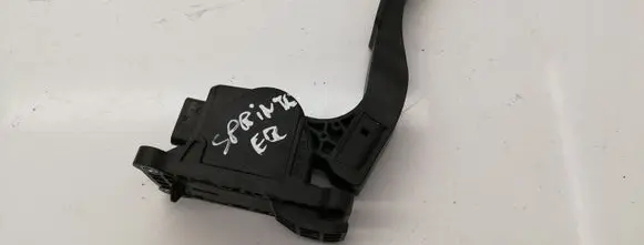 Mercedes-Benz Sprinter W906 Accelerator throttle pedal 9063000404