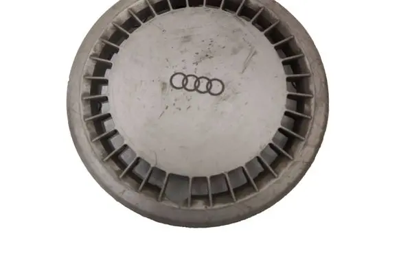 Audi 100 S4 C4 R14 wheel hub/cap/trim 443601147A 443601147B
