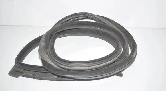 BMW 6 F06 Gran coupe Rubber seal rear door 7275316 7328772 51357328772