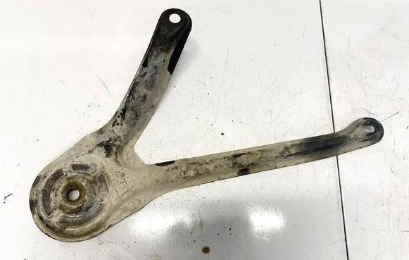 Radiator mount bracket