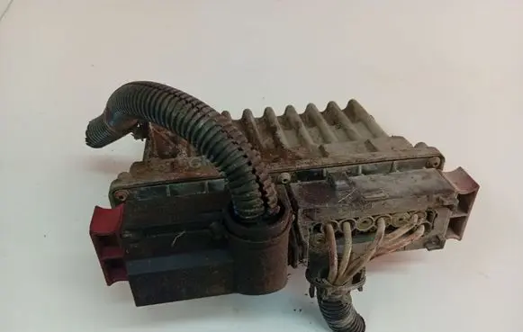 Opel Zafira A Coolant fan relay 9685371