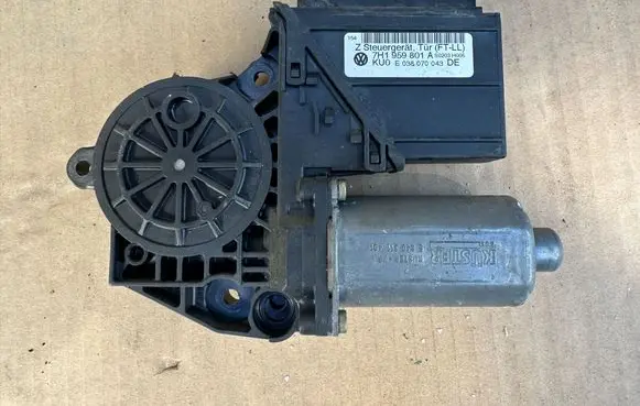 Volkswagen Transporter - Caravelle T5 Front door window regulator motor 7H1959801A