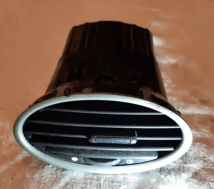 Ford Focus Dashboard side air vent grill/cover trim 4M51A014121AD