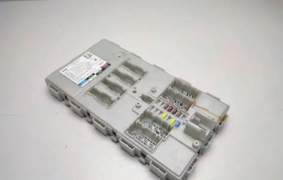 BMW 7 G11 G12 Central body control module 8800386