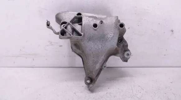 Engine mounting bracket