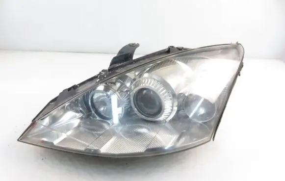 Ford Focus Headlight/headlamp 2M5113W030DE