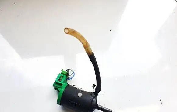 Nissan Micra Windscreen/windshield washer pump 28920j