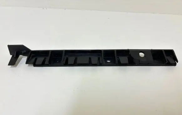 BMW 1 E82 E88 Other sill/pillar trim element 22405910