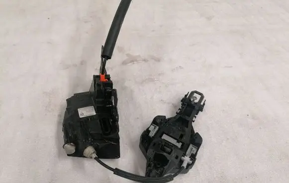 Jaguar XF X260 Front door lock GX73203A29JC 036987104
