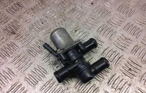Volkswagen Golf VII Coolant heater control valve 5Q0966457C