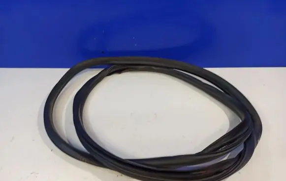 Volvo V60 Rubber seal rear door 31424018 31335808