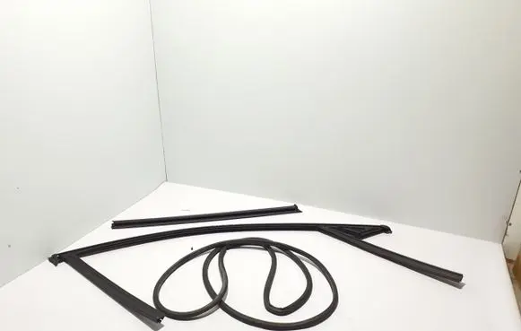 Volvo V60 Front door rubber seal 32274383