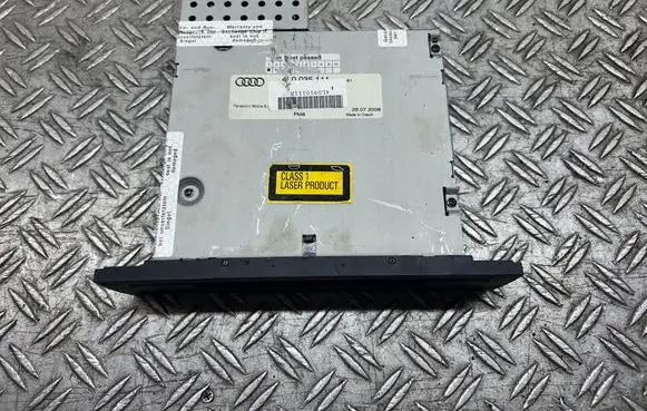 Audi Q7 4L CD/DVD changer MGCFA00058